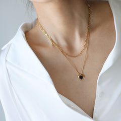 Colier Dublu „Inimă de Aur” cu Pandantiv Negru - Sentimente Gravate