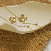 Colier „Floare de Aur” cu Perlă Delicată - Sentimente Gravate