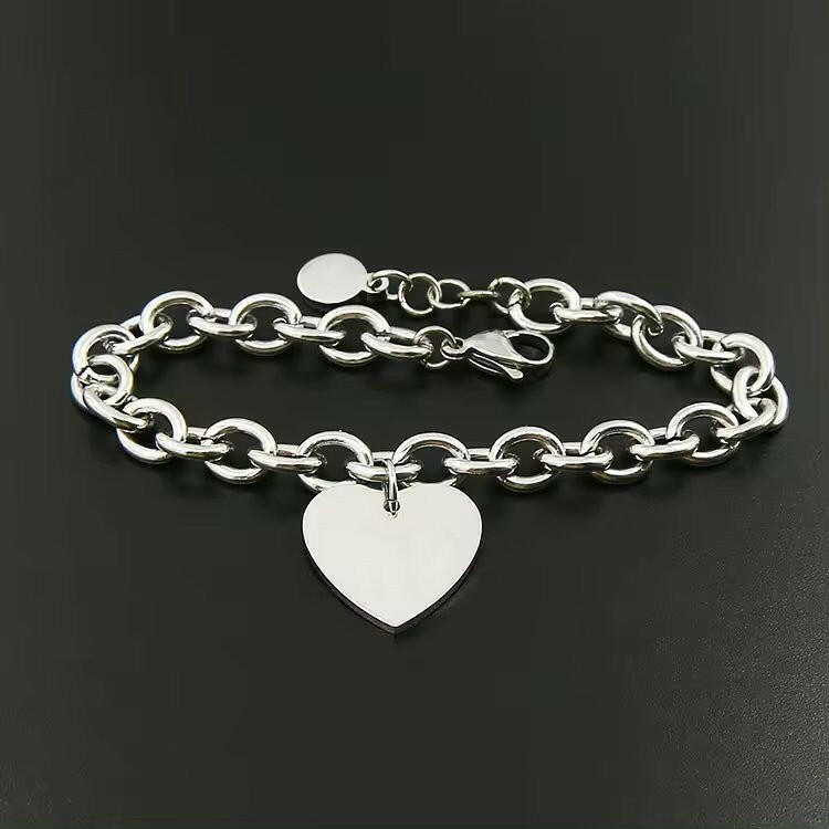 Bratara Argintie de dama cu inimioara personalizata - Sentimente Gravate